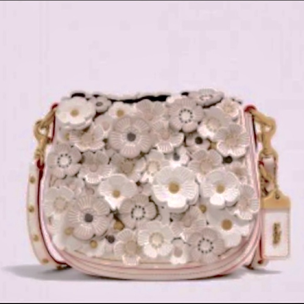 Coach 1941  like new Condition Tea Rose 17 Leather Saddle Bag Crossbody Chalk